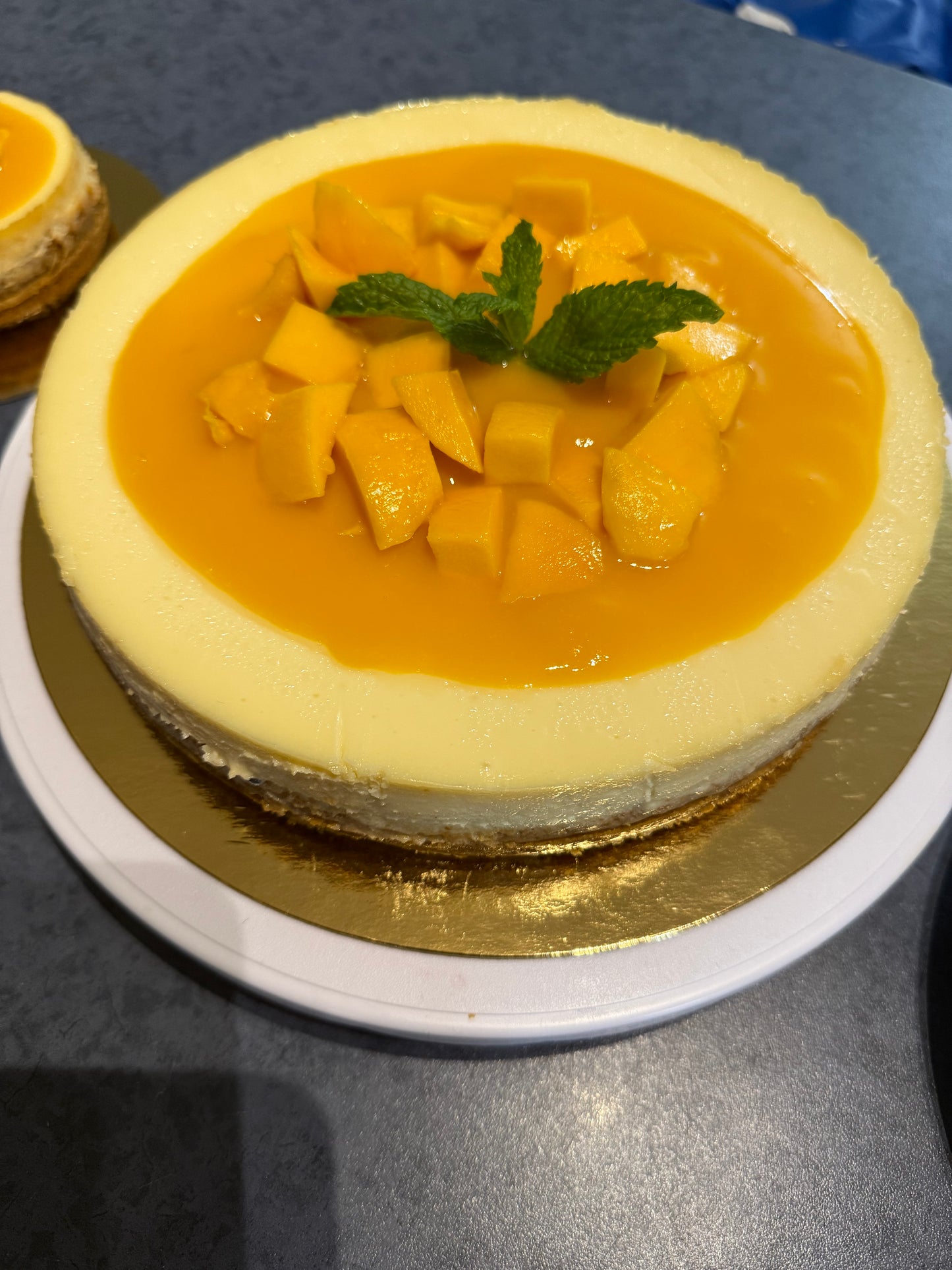 Gâteau au fromage à la mangue / Mango Cheesecake 9 po